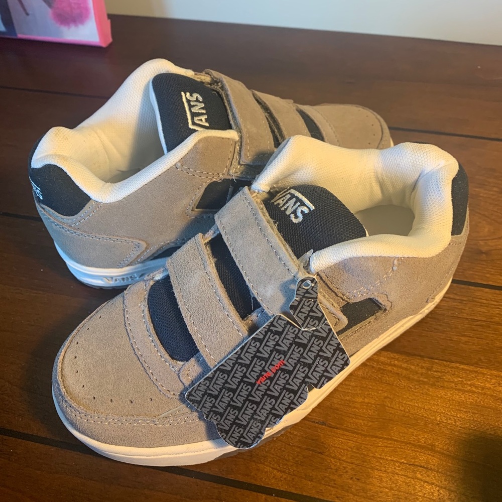 NWT Boys Size 1 Vans Sneakers